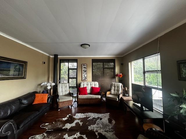 6 Bedroom Property for Sale in Pellissier Free State